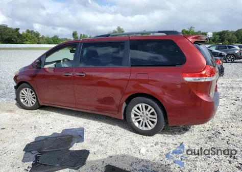 2014 Toyota Sienna Xle z USA, uszkodzony, nr VIN 5TDYK3DC8ES479503
